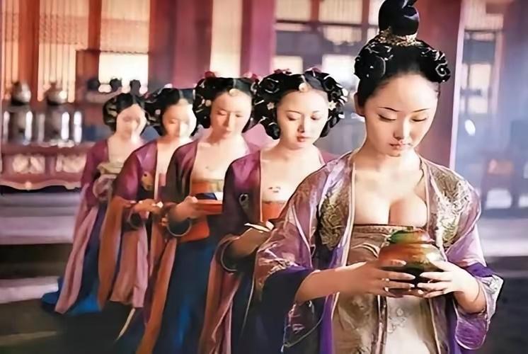 龙虾，我们普通人装不装？装了之后对我们的电脑啊，对我们个人生活啊，对我们的账户啊