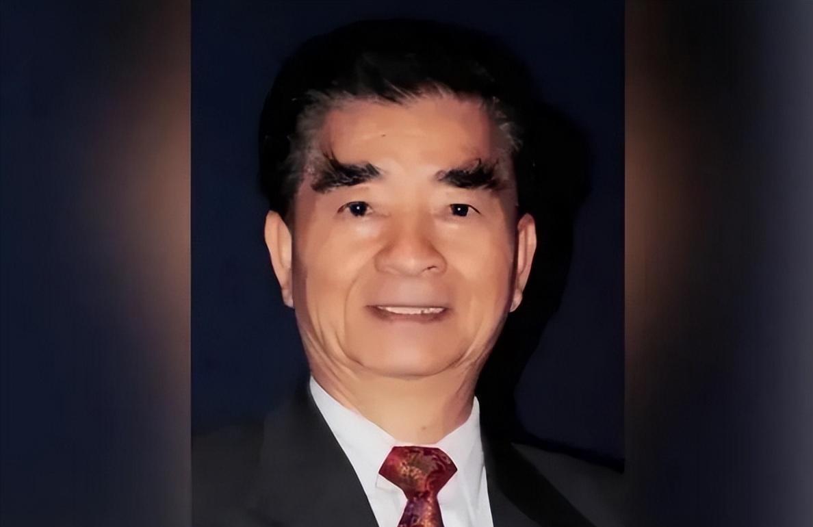 为建设祖国，无数学子离开祖国大地前往异乡求学，希望能用所学为祖国所用。

但在这