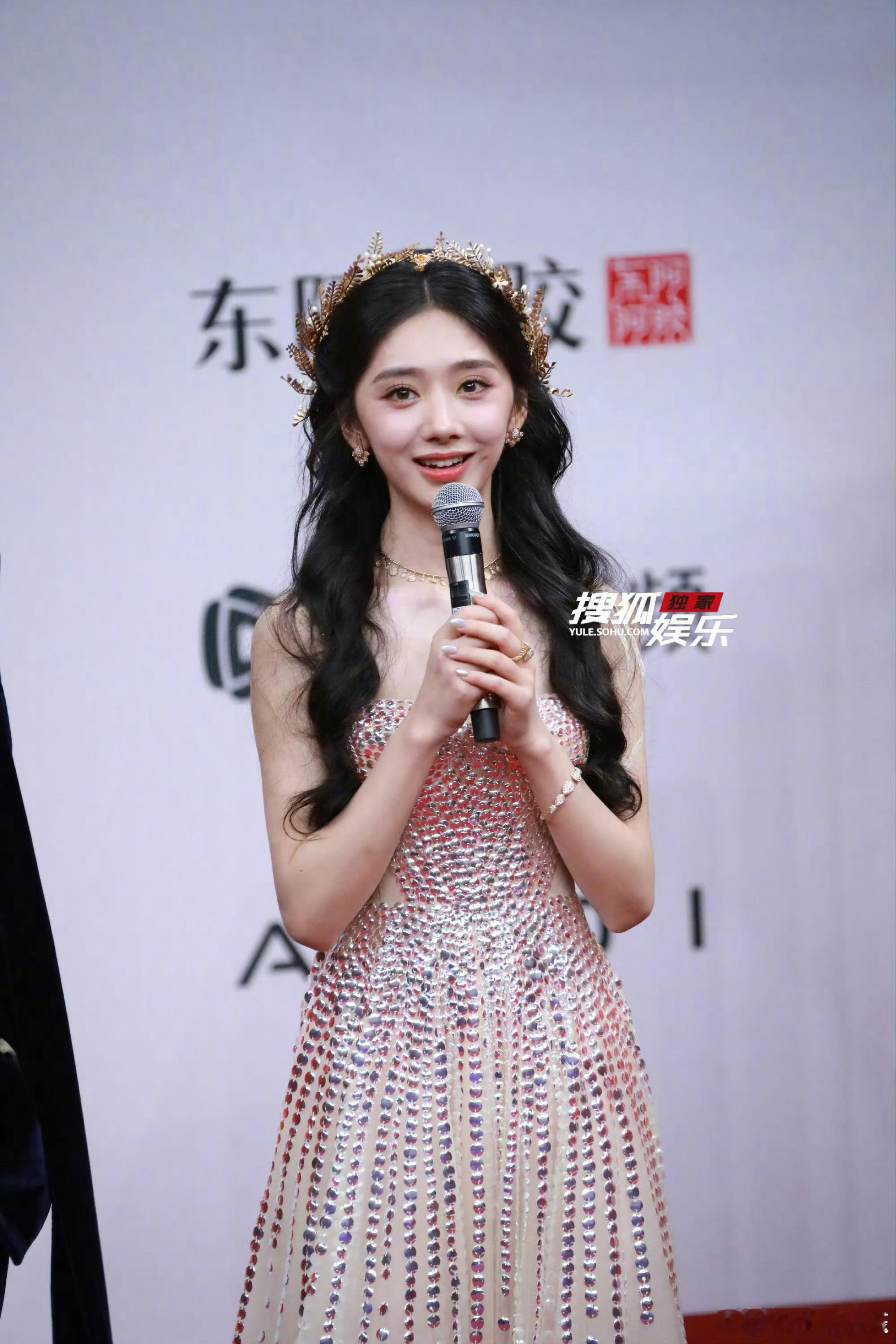 果然我喜欢的是她冯宝宝这个角色，不是她本人 