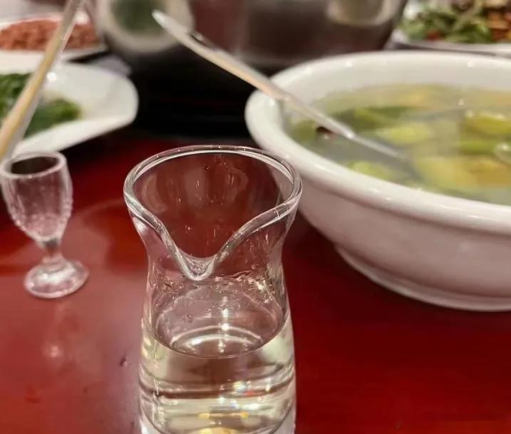#喝一滴酒都致癌吗# 酒后 10 大解酒食物#健闻登顶计划# 年前年后，各种聚会