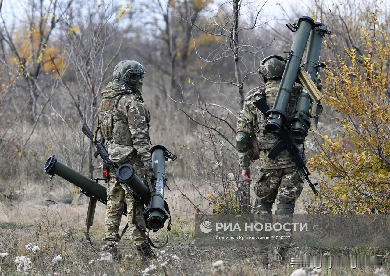 🇷🇺俄罗斯西部战区集团军群克拉斯诺利曼斯克方向，陆军侦察部队作战协调。