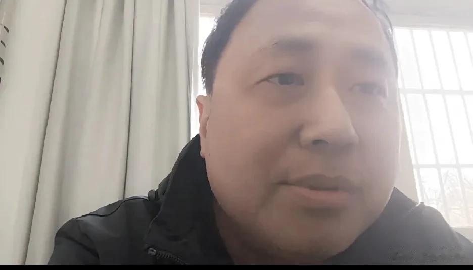 老徐@老徐说道 这个人
是个热心肠
经常帮助别人，今天一大早
他就在群里发照片问