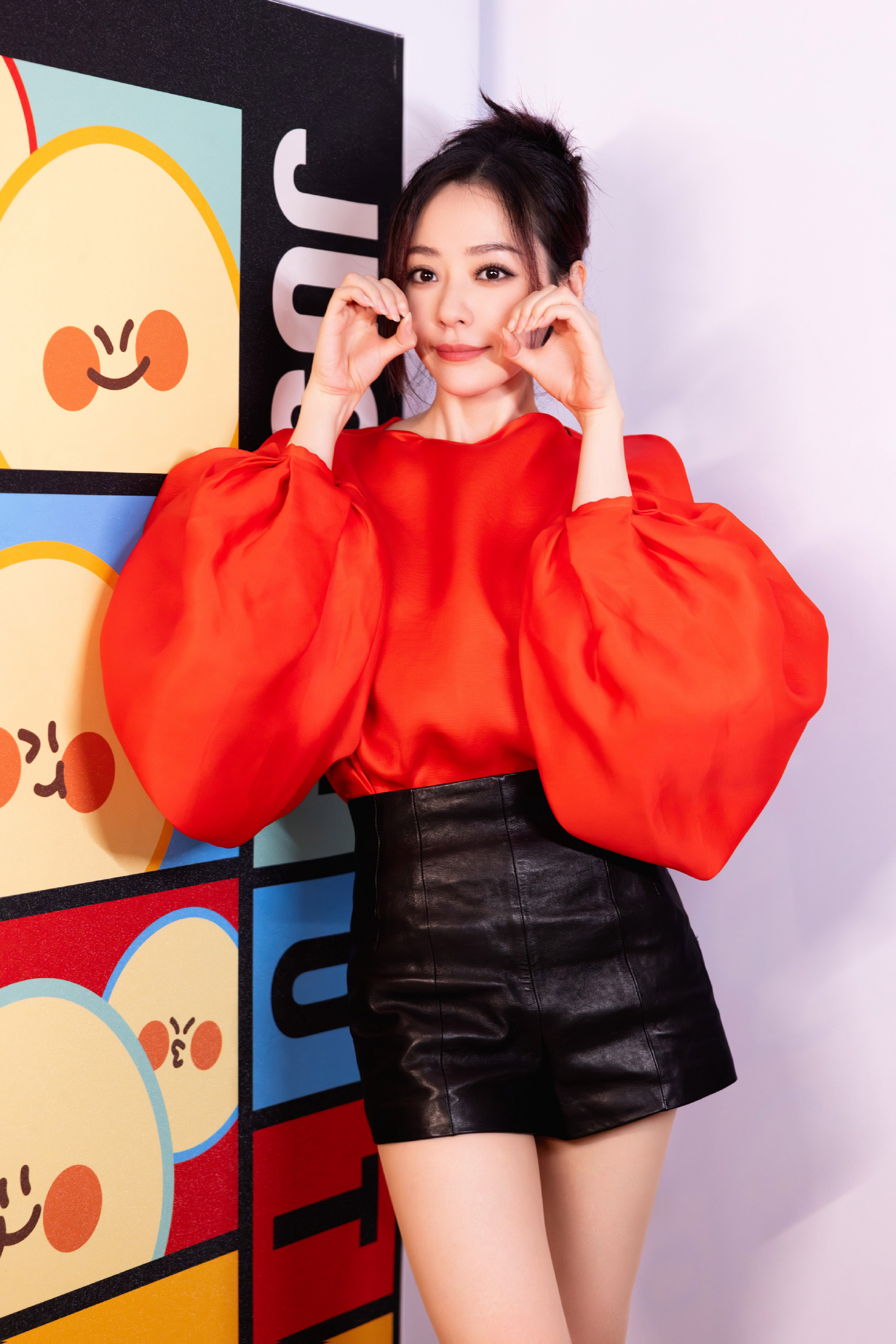 张靓颖，今日份红色的浪漫 ​​​