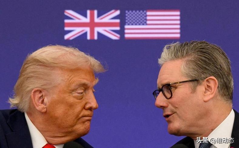 特朗普是懂嘲讽的
 
美国总统特朗普在社交媒体无配文转发英国版《周六夜现场》短剧