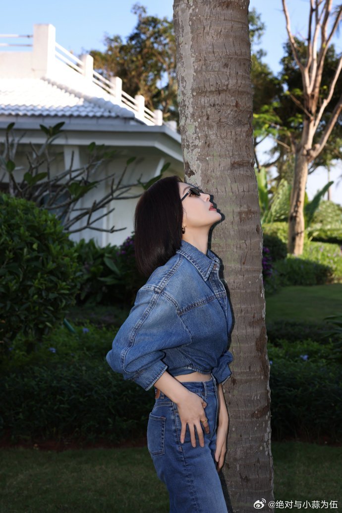 秦岚的高情商不是话术是善良 秦岚的高情商太戳人了，这份通透全是骨子里的善良！看到