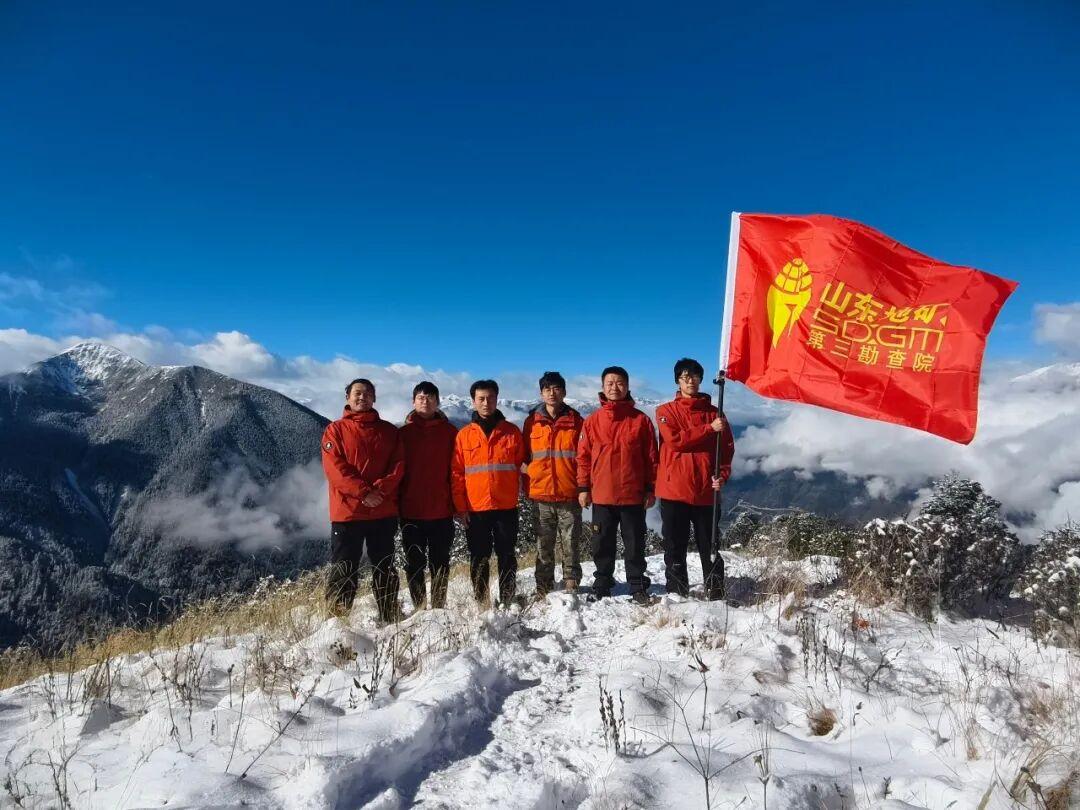 重大找矿突破！山东省地矿局探获特大型锂矿床
 近日，由山东省地矿局第三地质大队牵