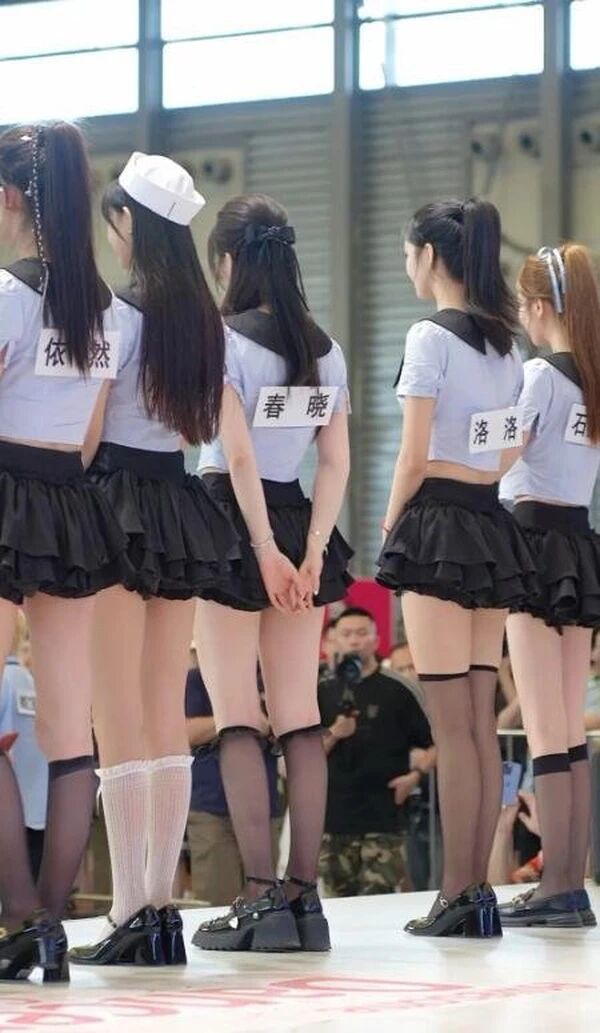 青春靓丽就是这样吧 