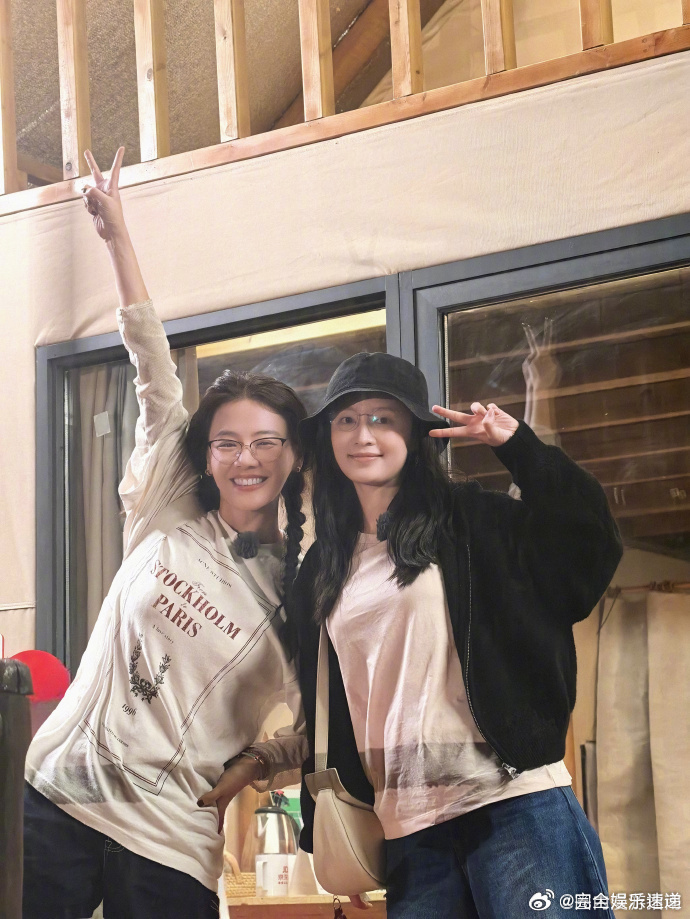 马思纯冒昧版 花少里马思纯的捧哏太绝了！队友分享时她超给面子，接话又自然又有趣，
