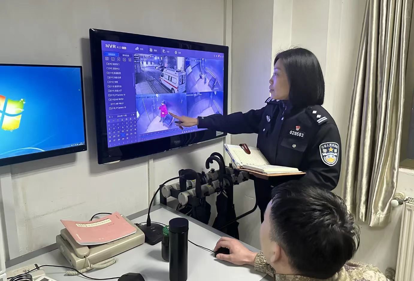 邵警官受邀看春晚激动哭了 扎根社区的武汉民警邵楠，收到春晚彩排邀请函后，抱着社区