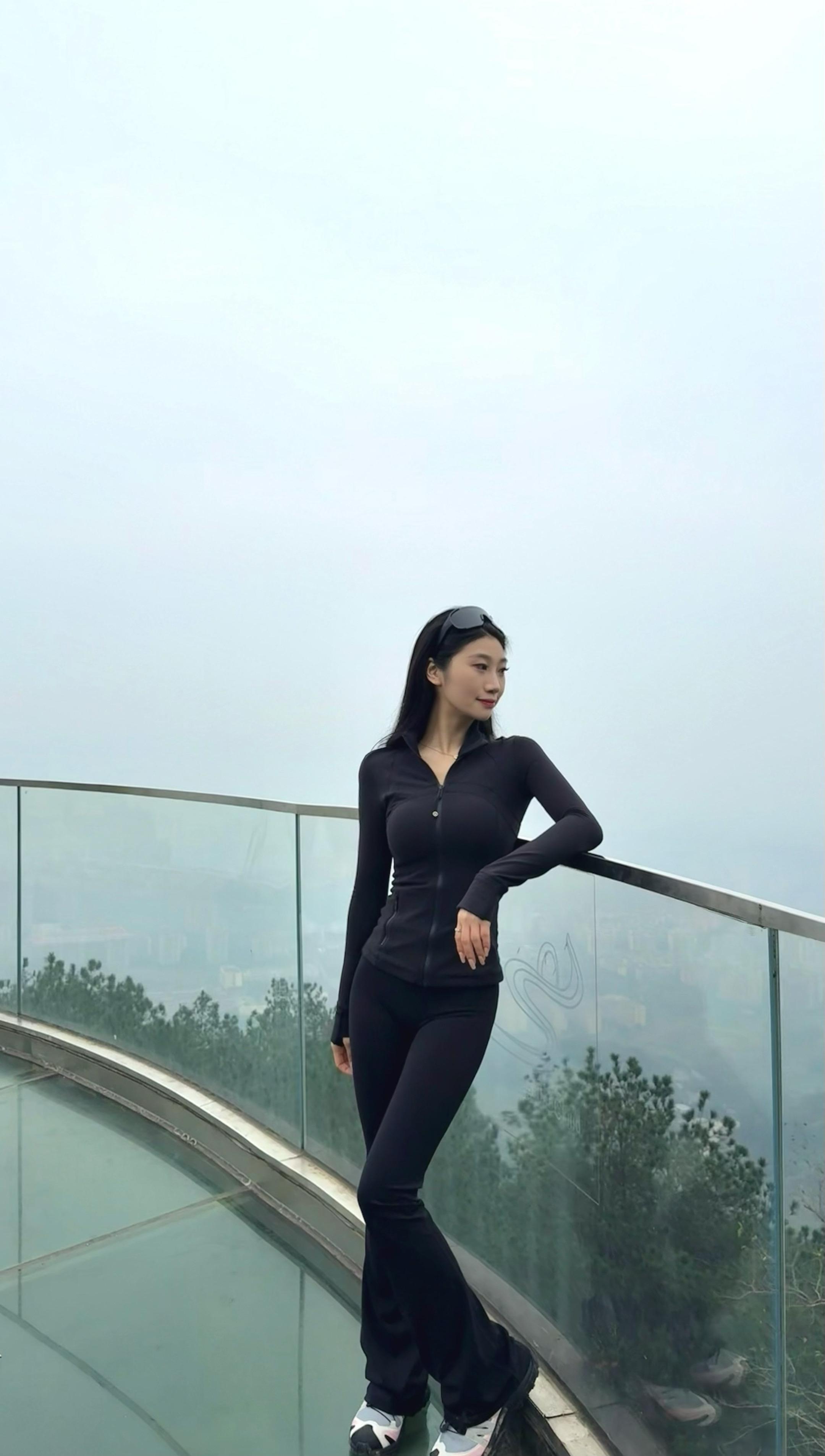 于是我开始爱山爱水  爱一切不会背叛和突然消失的东西  🧗