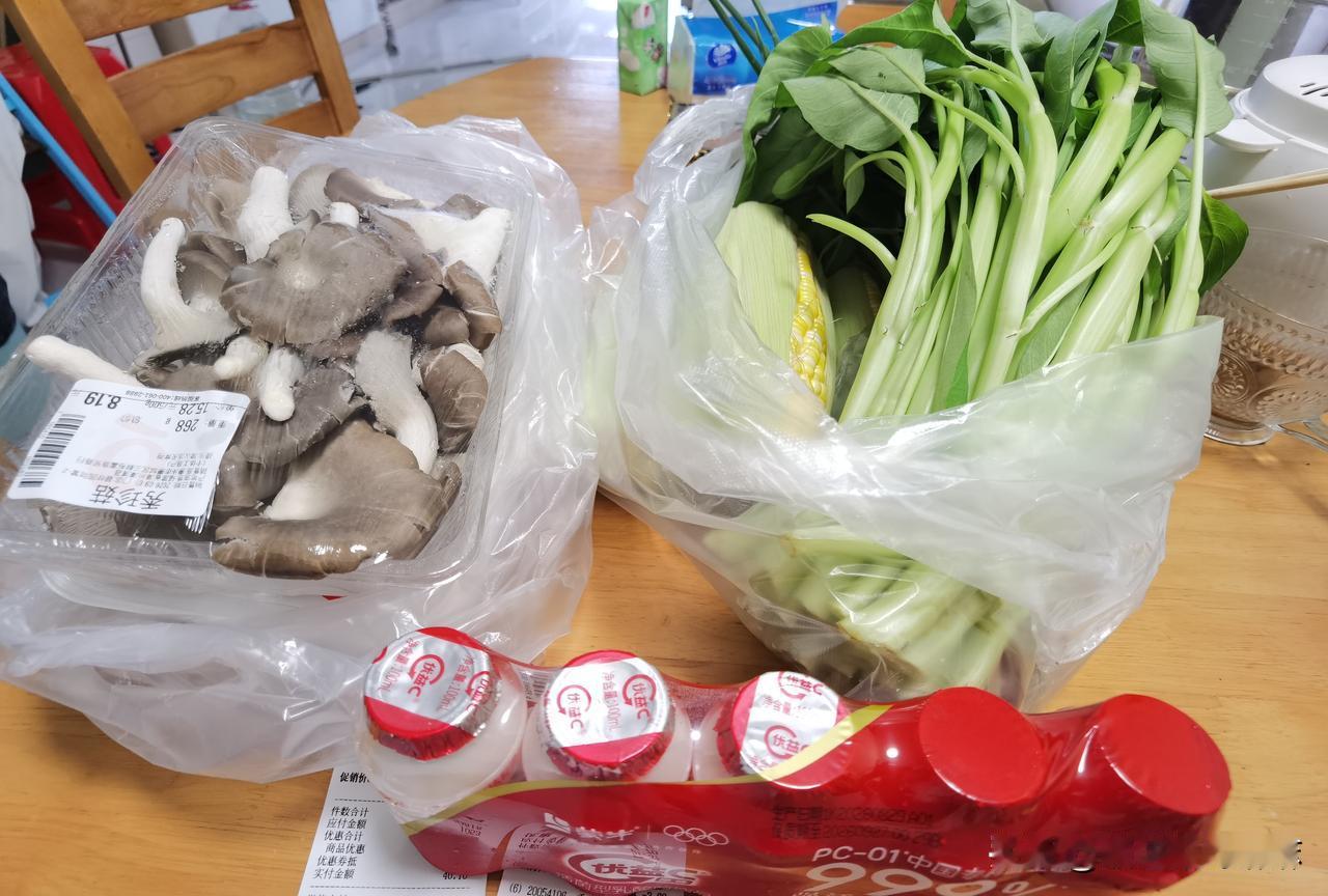 真心佩服钱大妈员工的容错率！买十次菜，起码有三四次打错小票。[捂脸]

贵是挺贵