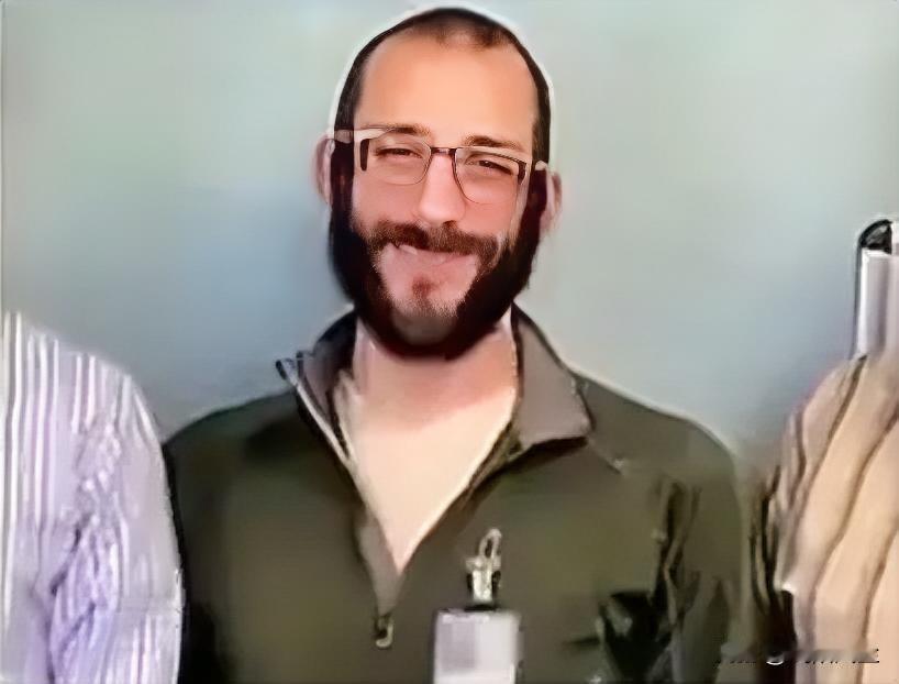 据CNN报道称，在明尼苏达州被枪击的亚历克斯·普雷蒂，其死亡前一周曾因抗议移民执