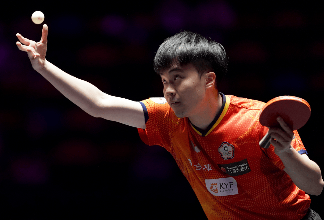 林昀儒3-2险胜篠冢大登，晋级法兰克福冠军赛男单16强