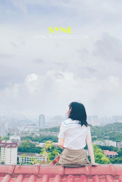 《江山梦》
​
宦海沉浮意已空，
​
江山理想更心疼。
​
千秋伟业需拼搏，
​