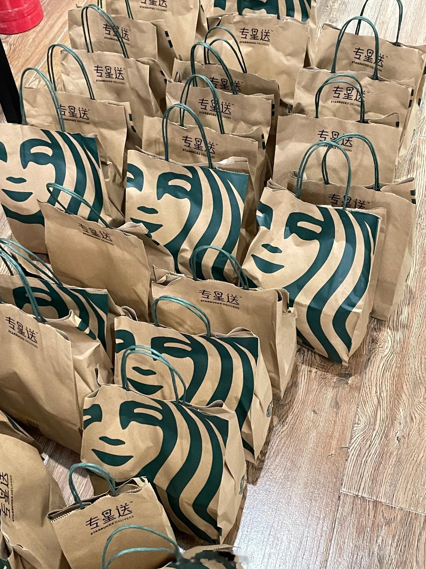 办公室奶茶文化我一位在大厂的朋友说：办公室点喝的很头疼，自己喝又不太好，全部点又