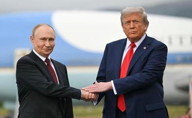 好消息，伊朗有了强大援助！普京最新发声，特朗普发出最新威胁。这句看似情绪饱满，真