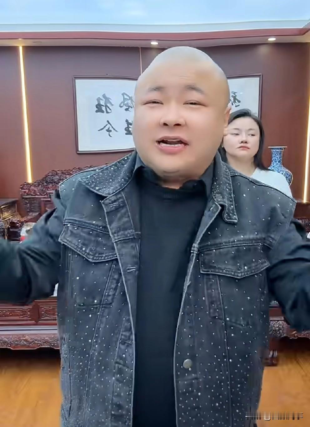 驴爸吐槽老狗闹离婚没有底线，啥玩意都拿网上说，一点人情味没有！

       