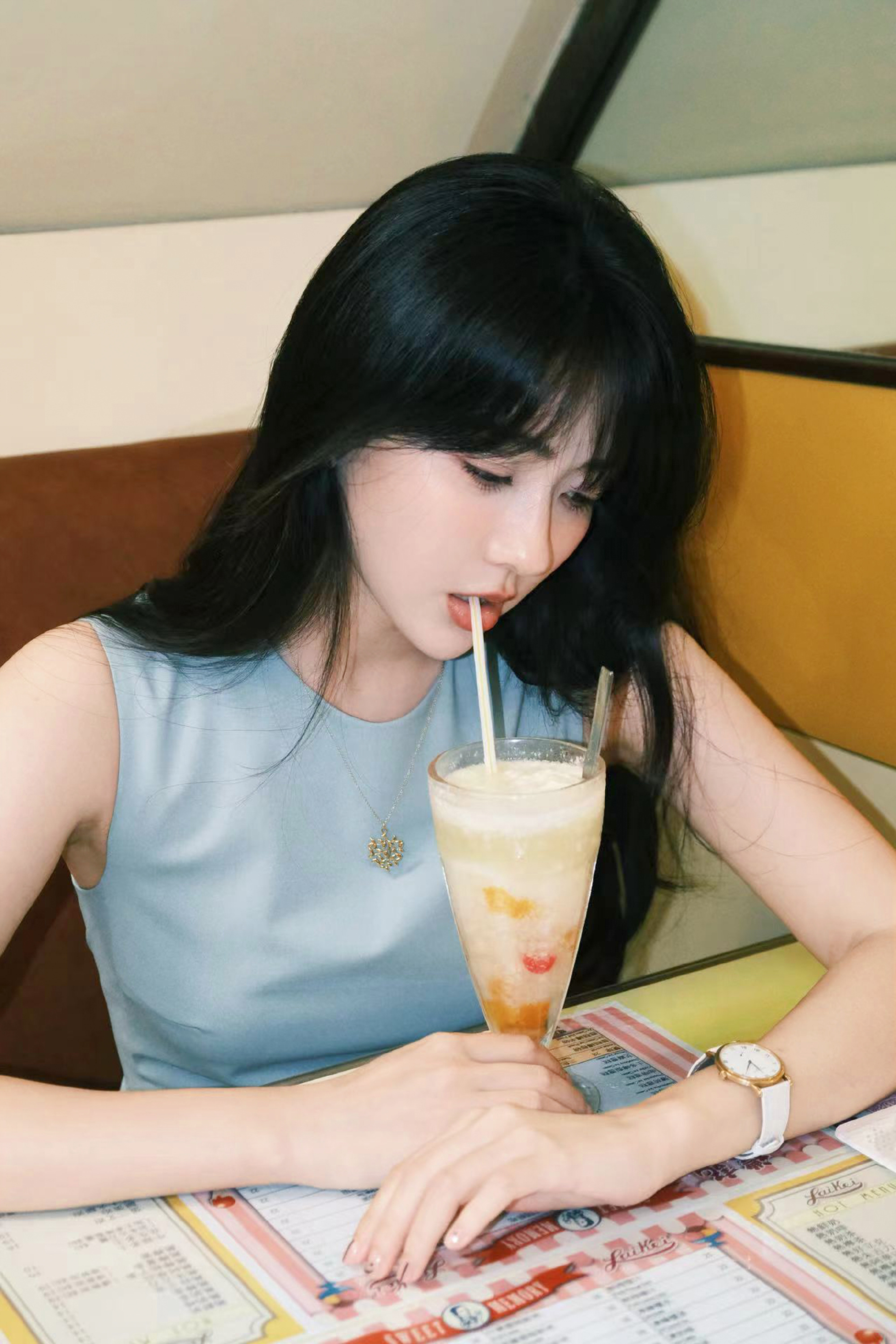 梁洁，秋日温柔，甜在心头 ​​​