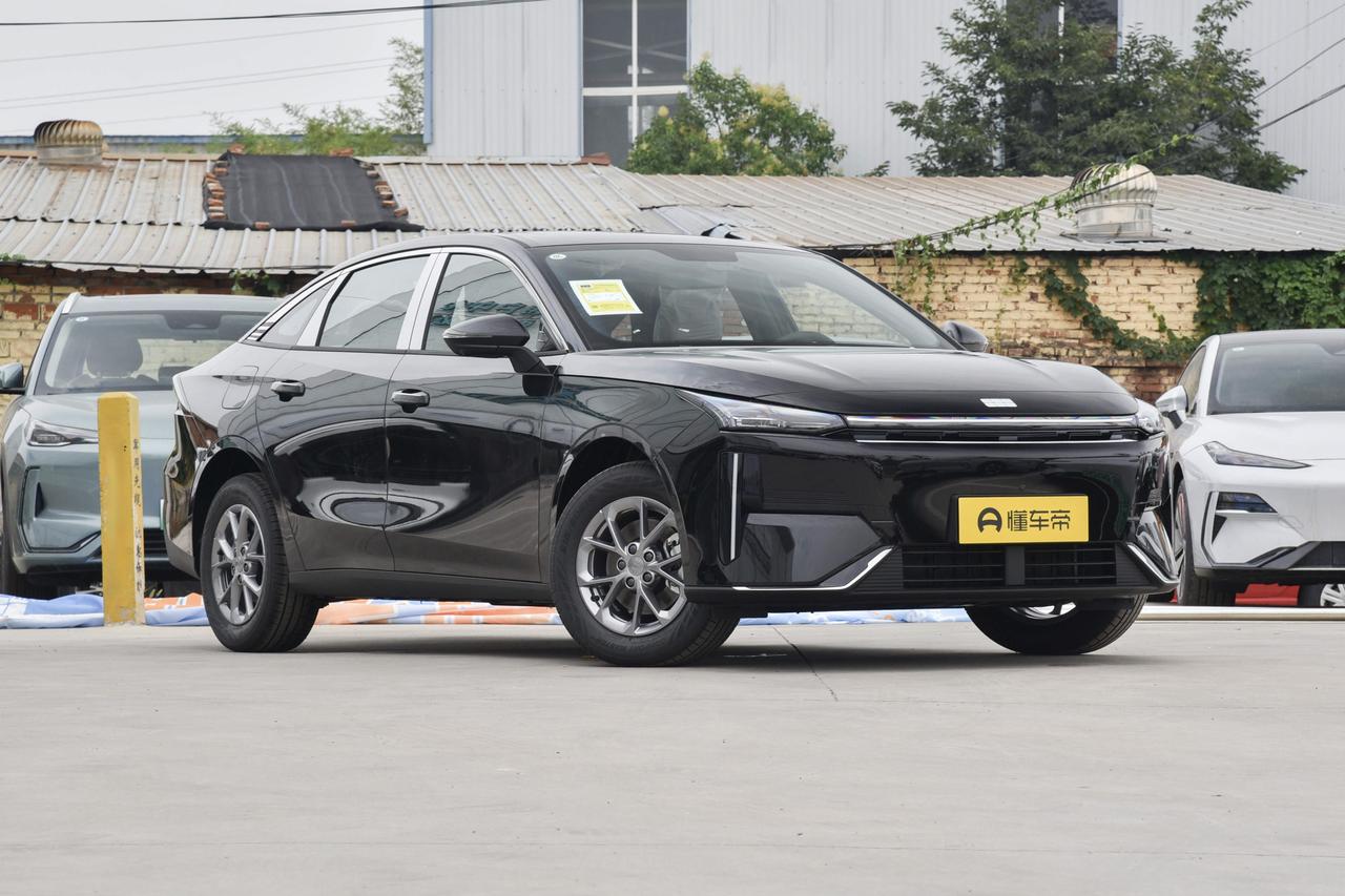 “4-7 万插混首选？年省 8 千电费”
✅ 适配人群：
预算 4-7 万的城市