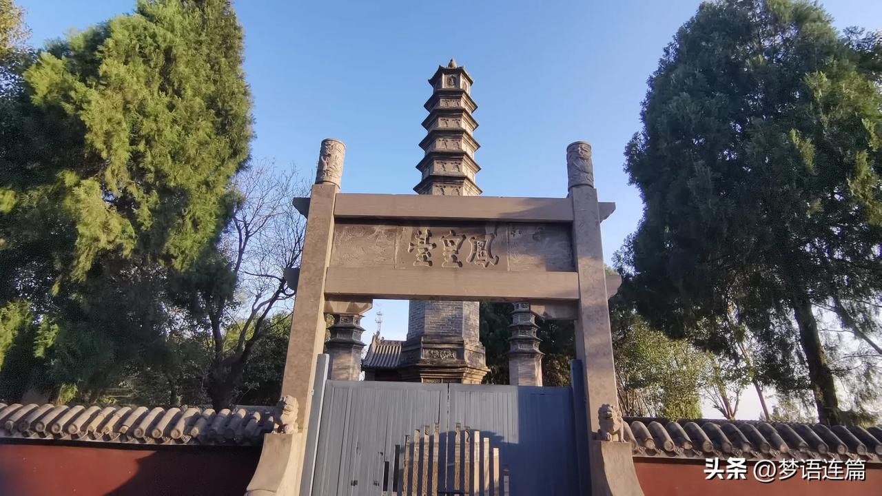 气场，是一个人行走的名片。有人穿金戴银却满脸丧气，有人身陷纷争却一身静气，有的人