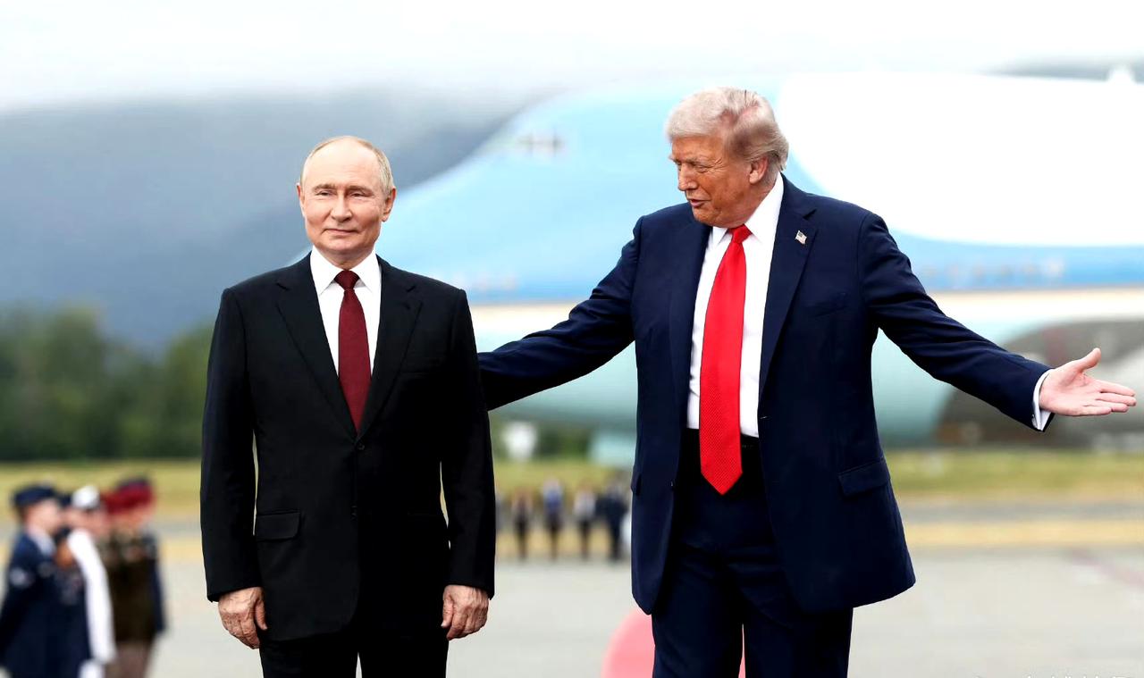 特朗普说，欧洲因为移民政策等问题正在退化和落伍，某些方面已经堕落得面目全非。现在