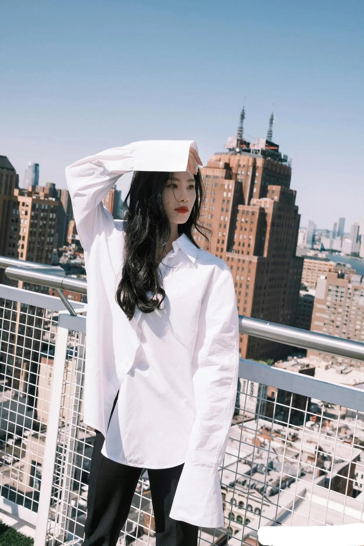 娱乐圈中谁的仪态最让人心动呢？很多人会不约而同选择刘诗诗！从小就学习舞蹈的她，走