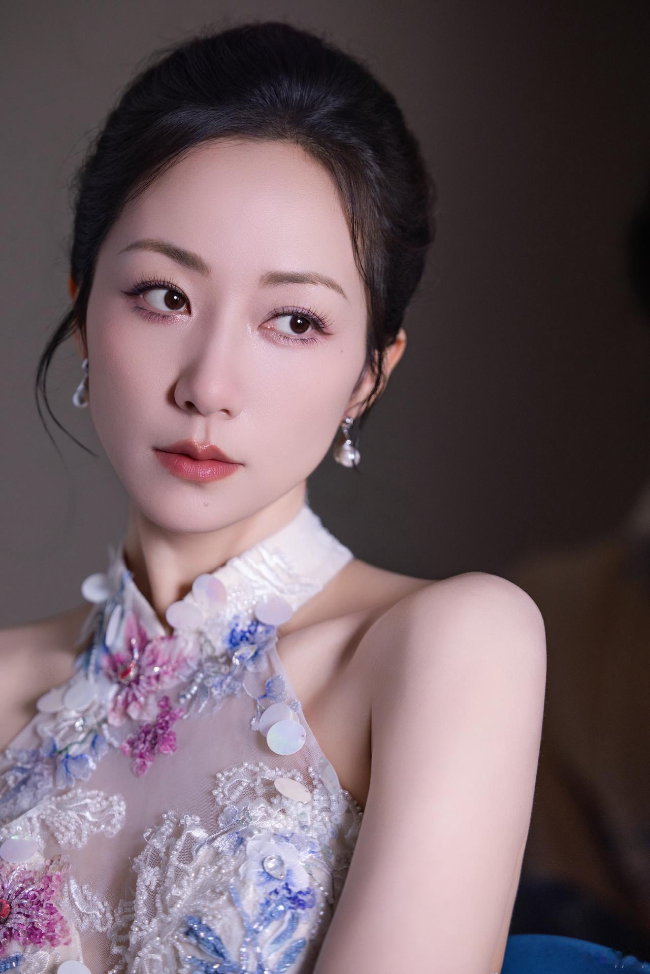 晒图笔记大赛成熟美人韩雪穿搭写真