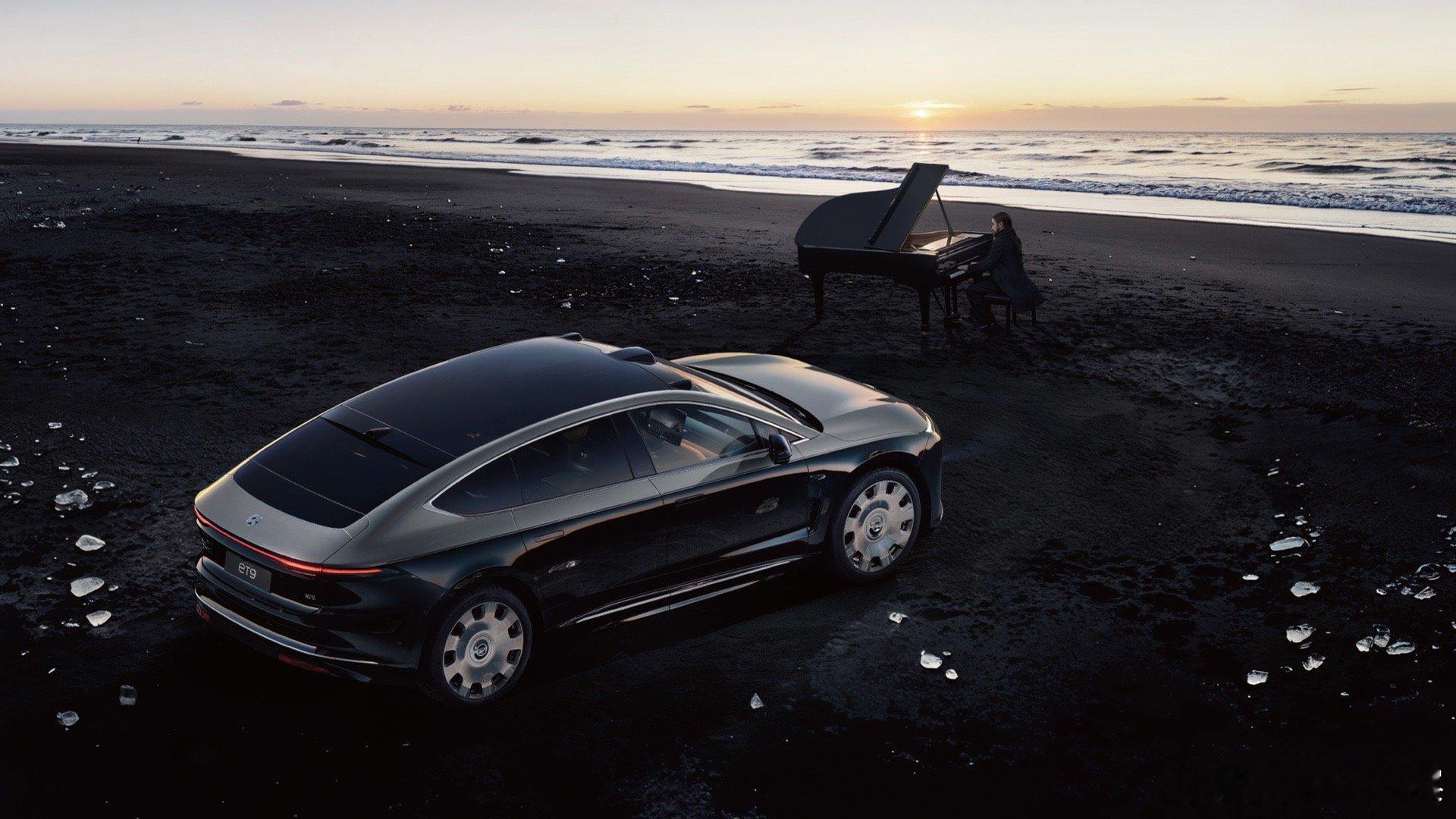 本届广州车展上，蔚来 ET9 地平线特别版「拂晓黎明」与「日照金山」正式上市。两