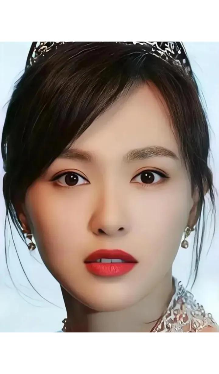 唐嫣《独身女人》造型引争议，剧组无奈调整角色设定

在《繁花》之后，观众曾期待唐