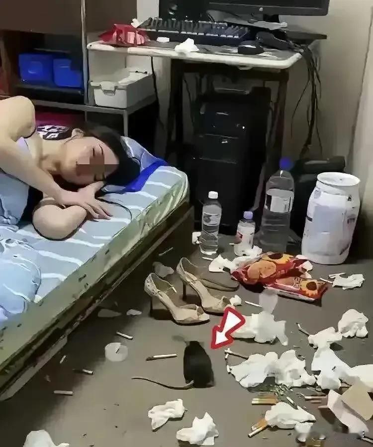 18岁的闺蜜，遭男友狠心抛弃，分手后竟发现自己怀了他的孩子

伤心欲绝，整日以泪