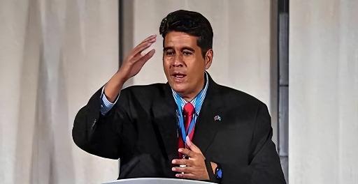 外媒报道，帕劳总统惠恕仁4月13日在访问新西兰奥克兰期间接受法新社采访时说：“中