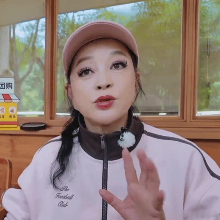 谁听刘晓庆的横店往事不震撼！“横店第一漂”50块一天跑龙套跑满一年，这份毅力不管