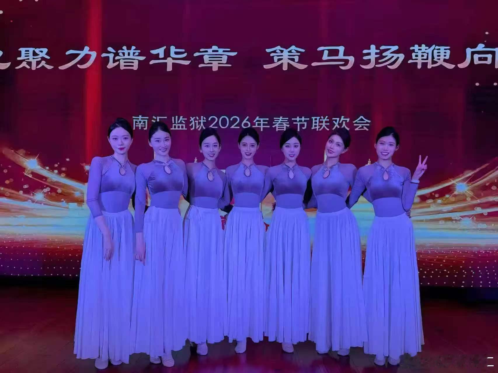 一场春节联欢晚会引发争论，央视发布调查数据说是收视又创新高，网友却说看不下去，但