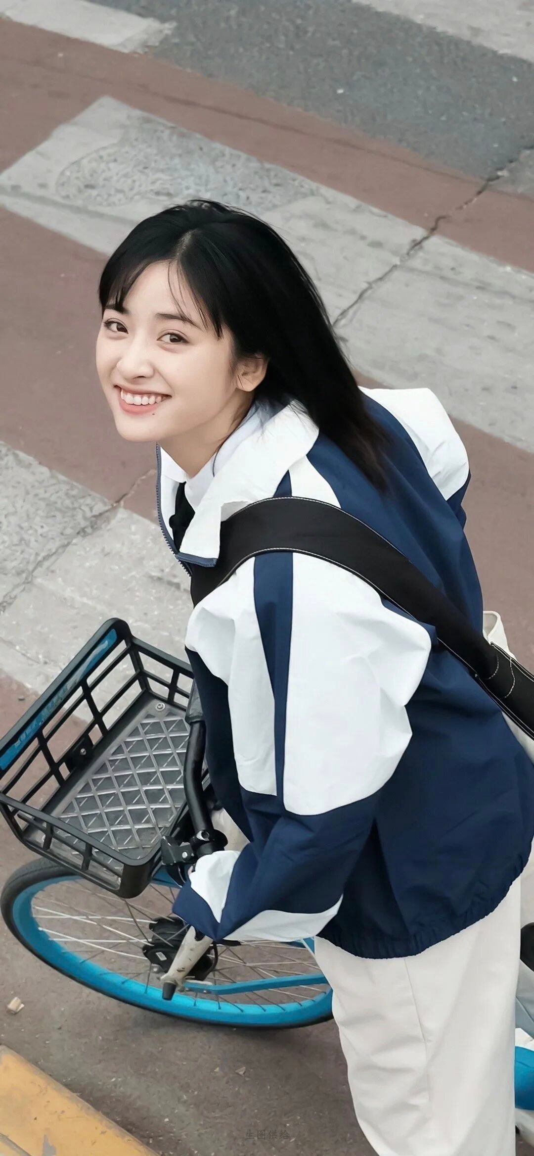 沈月的真诚堪称内娱最戳人的“必杀技”，这份不掺套路的纯粹恰好精准命中了同样信奉真