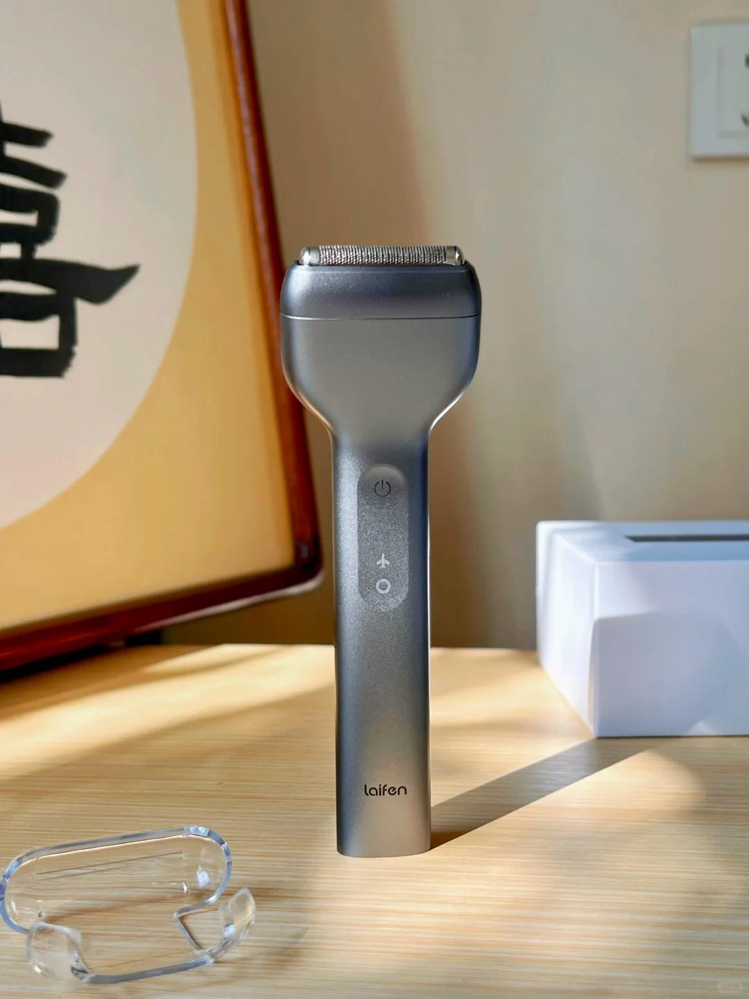 出差党剃须刀还是实用最重要

出差久了才懂，剃须刀真不是越贵越好，而是不占空间、