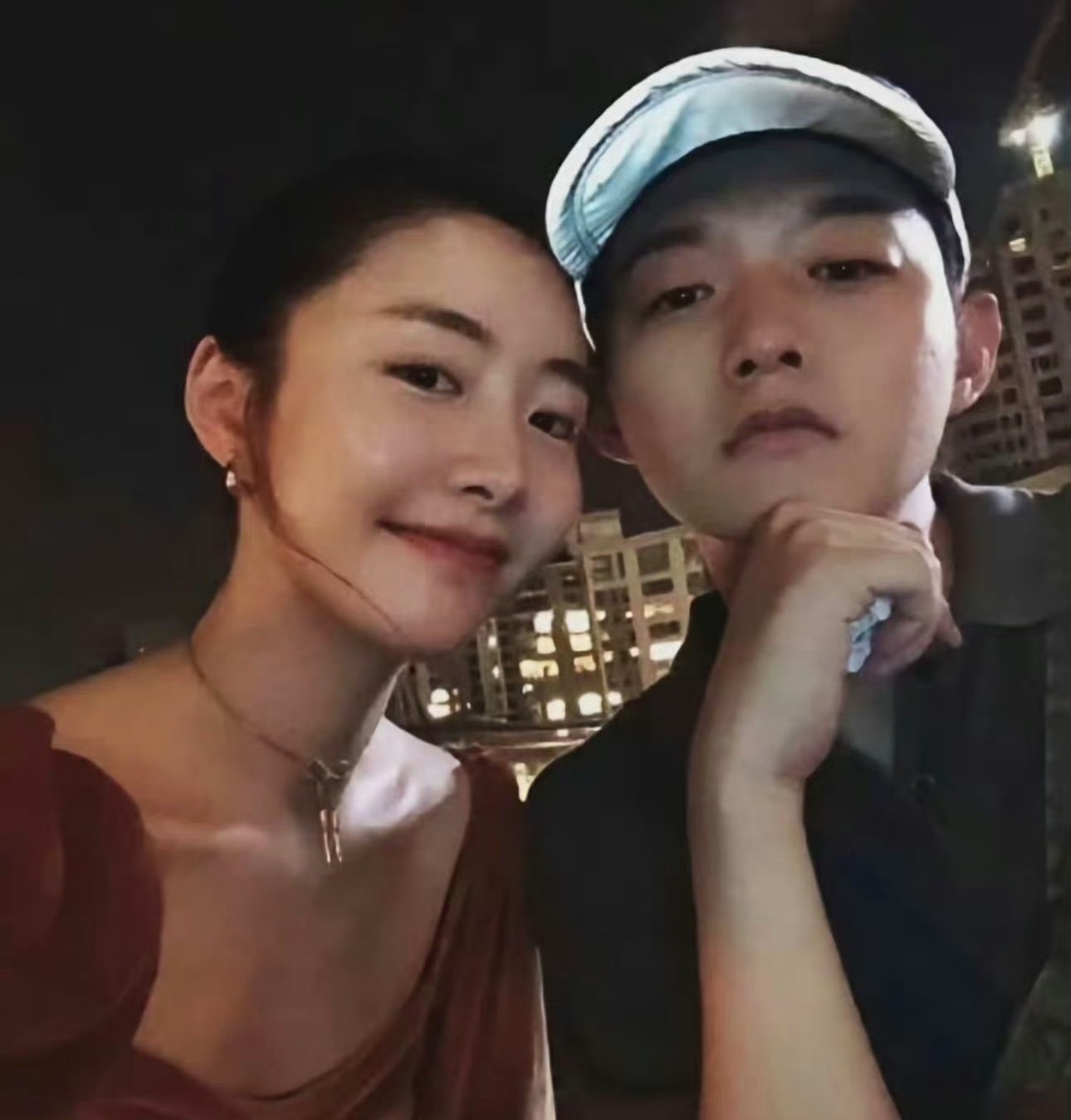 陈露 霍尊！霍尊前女友陈露官宣彻底“和解”，并在天台上声泪俱下的公开两人相处的细
