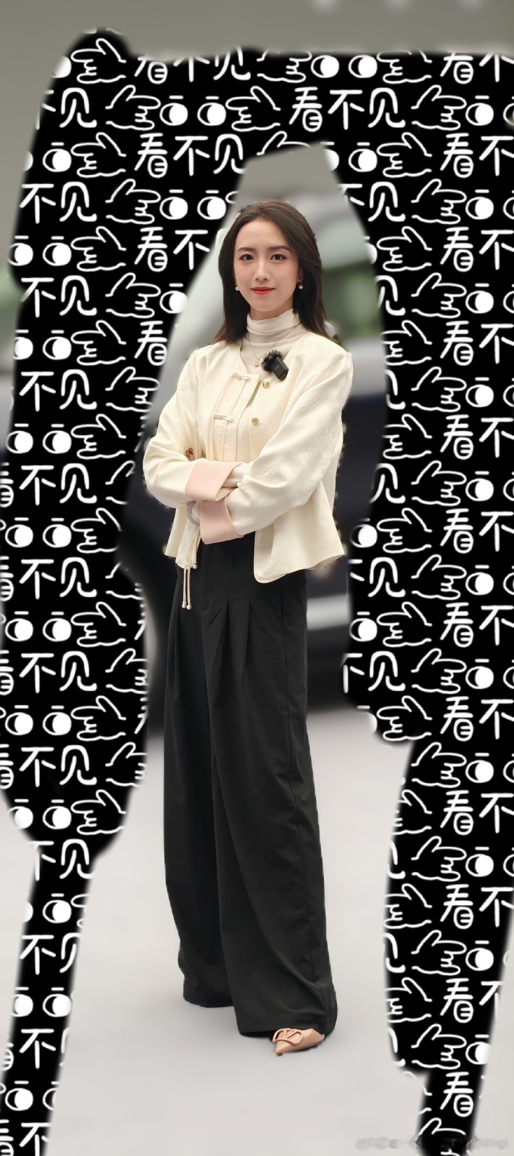 分享一下今日份穿搭，简单大方气质风格的。简单高领羊毛打底毛衣，选的是比较轻薄一点