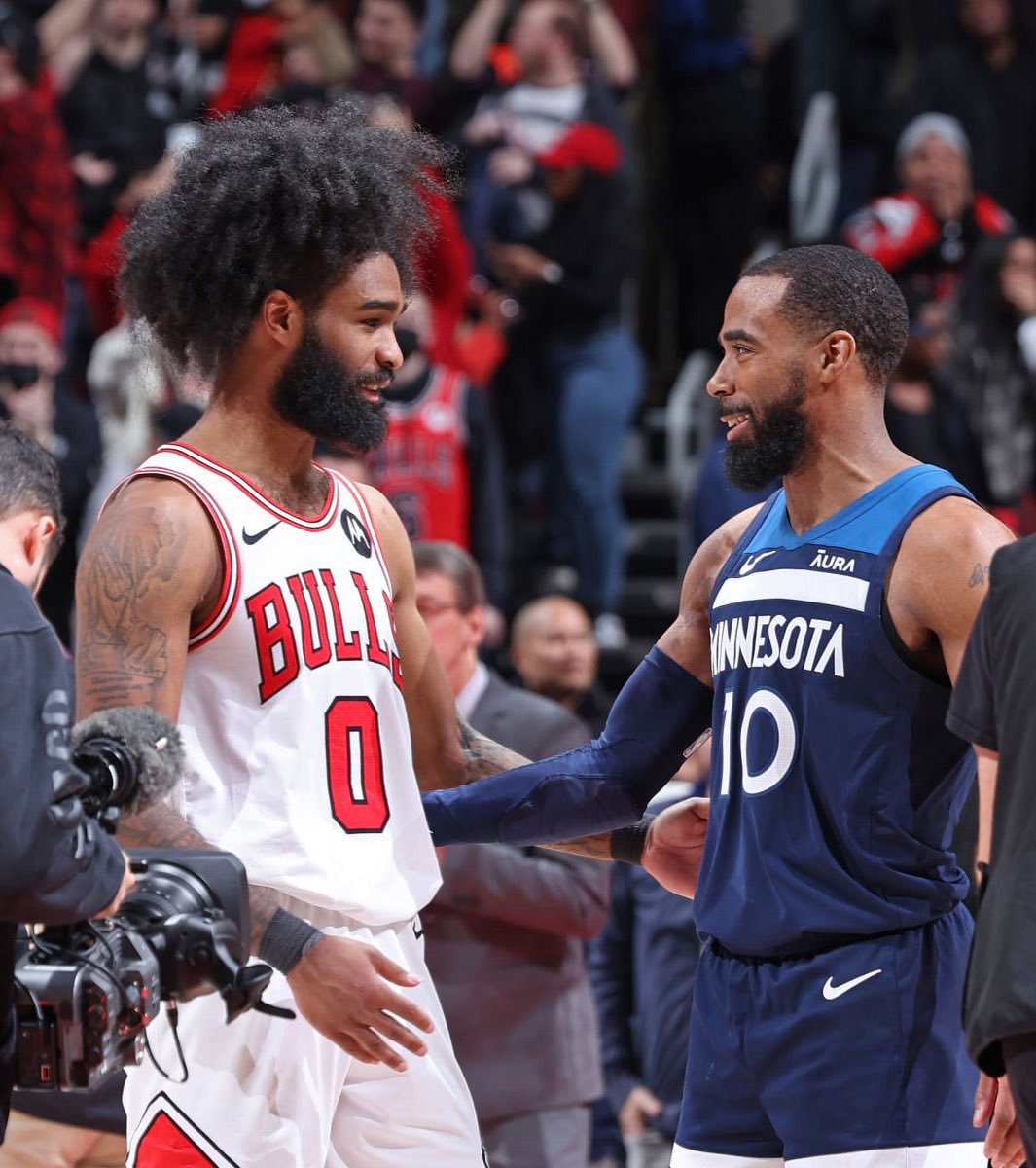 公牛得到：艾维+康利活塞得到：赫尔特尔+萨里奇+狼队受保护首轮互换狼队得到：…奢