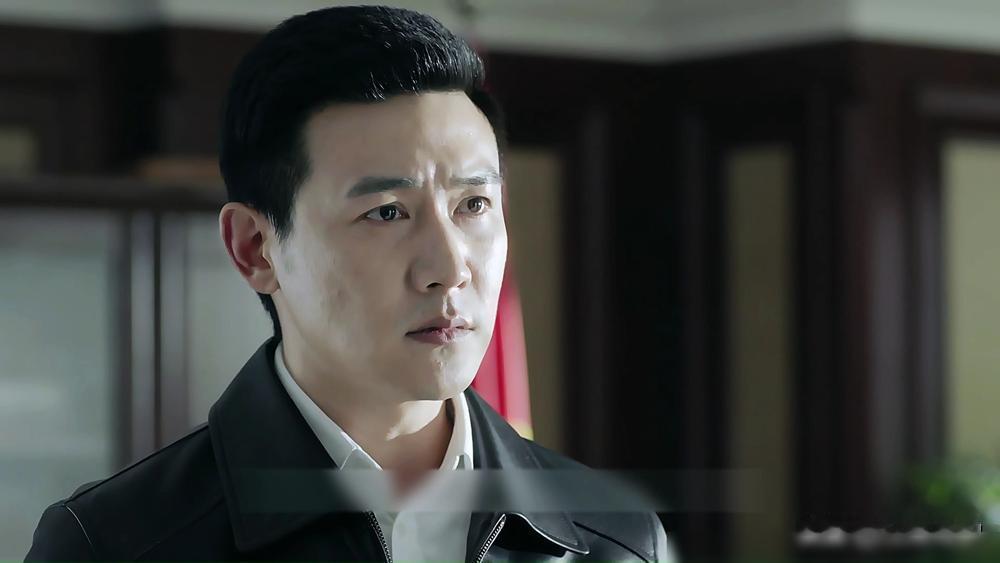 有哪些明星因为演砸了角色，导致事业跌落，现在很少出现的？
​
1.陆毅，演一次诸