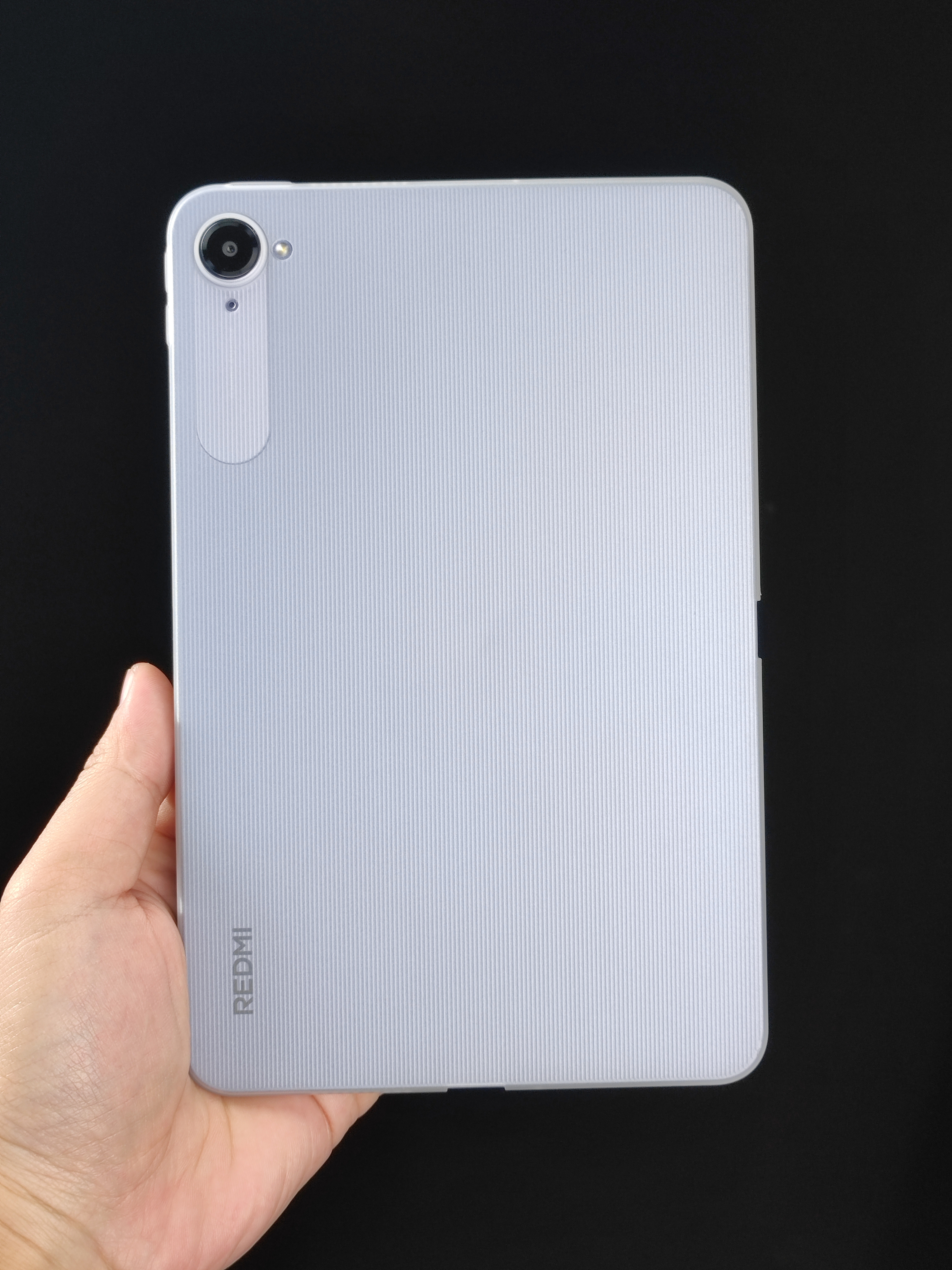 定档， KPad 超薄壳下周一上线目前可以确定的是半透的一定可以上，其他颜色根据