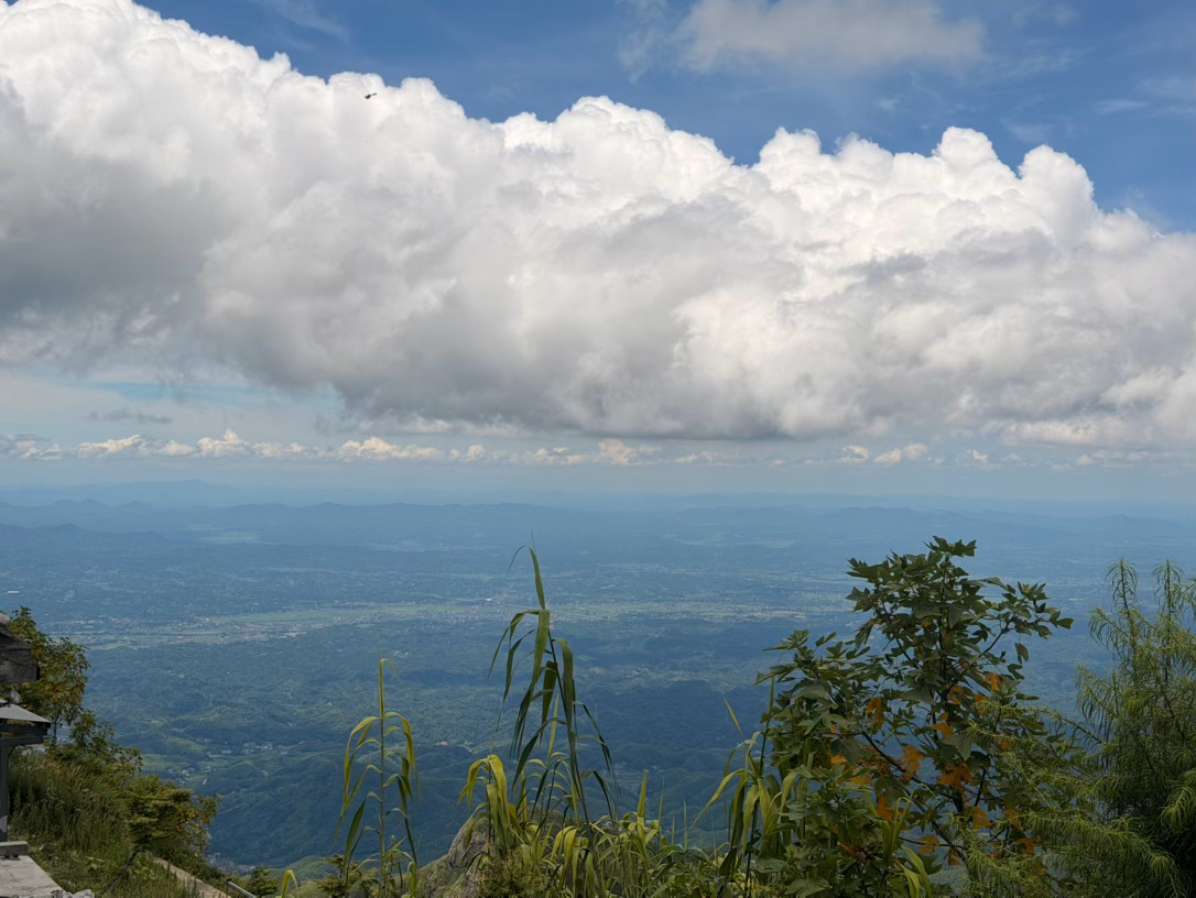 25公里山路。汗水，陡坡，漫长的前行。熬过疲惫，跨过起伏。走进山野，向内安顿自己