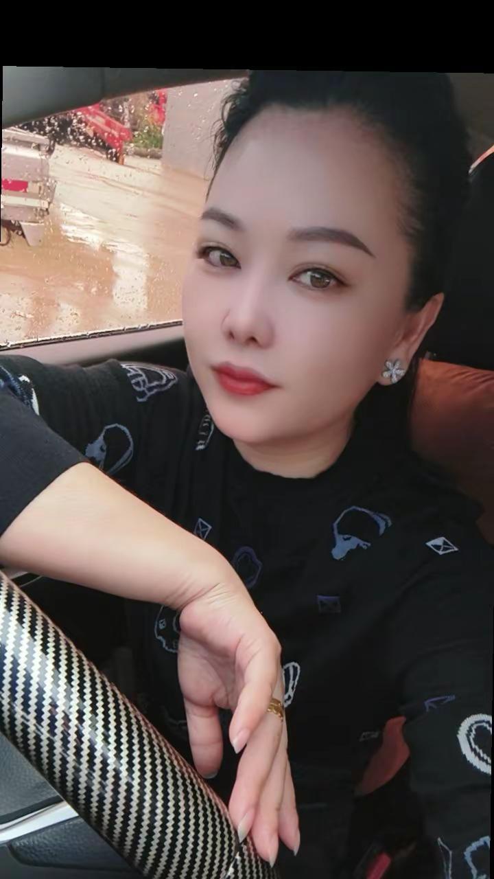 不要你觉得我要我觉得 在能力范围内好好打扮