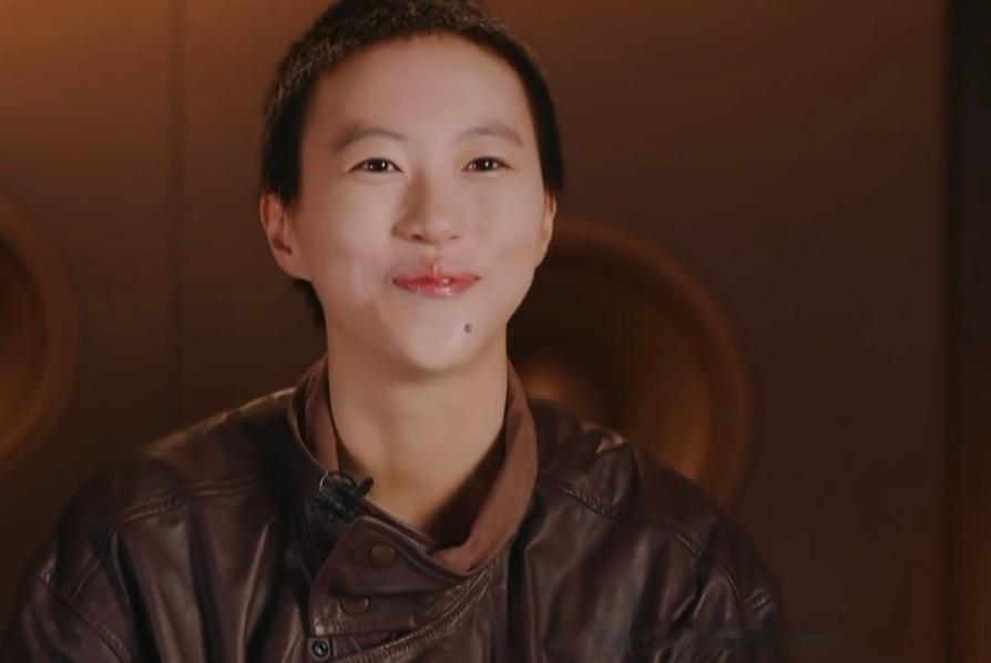 左边妈妈 右边爸爸所以左右为难（嗯歌手直播
