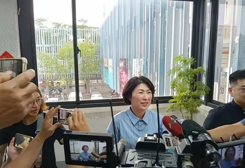 遭台当局禁止参加海峡论坛 饶庆铃回应了

台东县长饶庆铃参会申请被台陆委会拦下，
