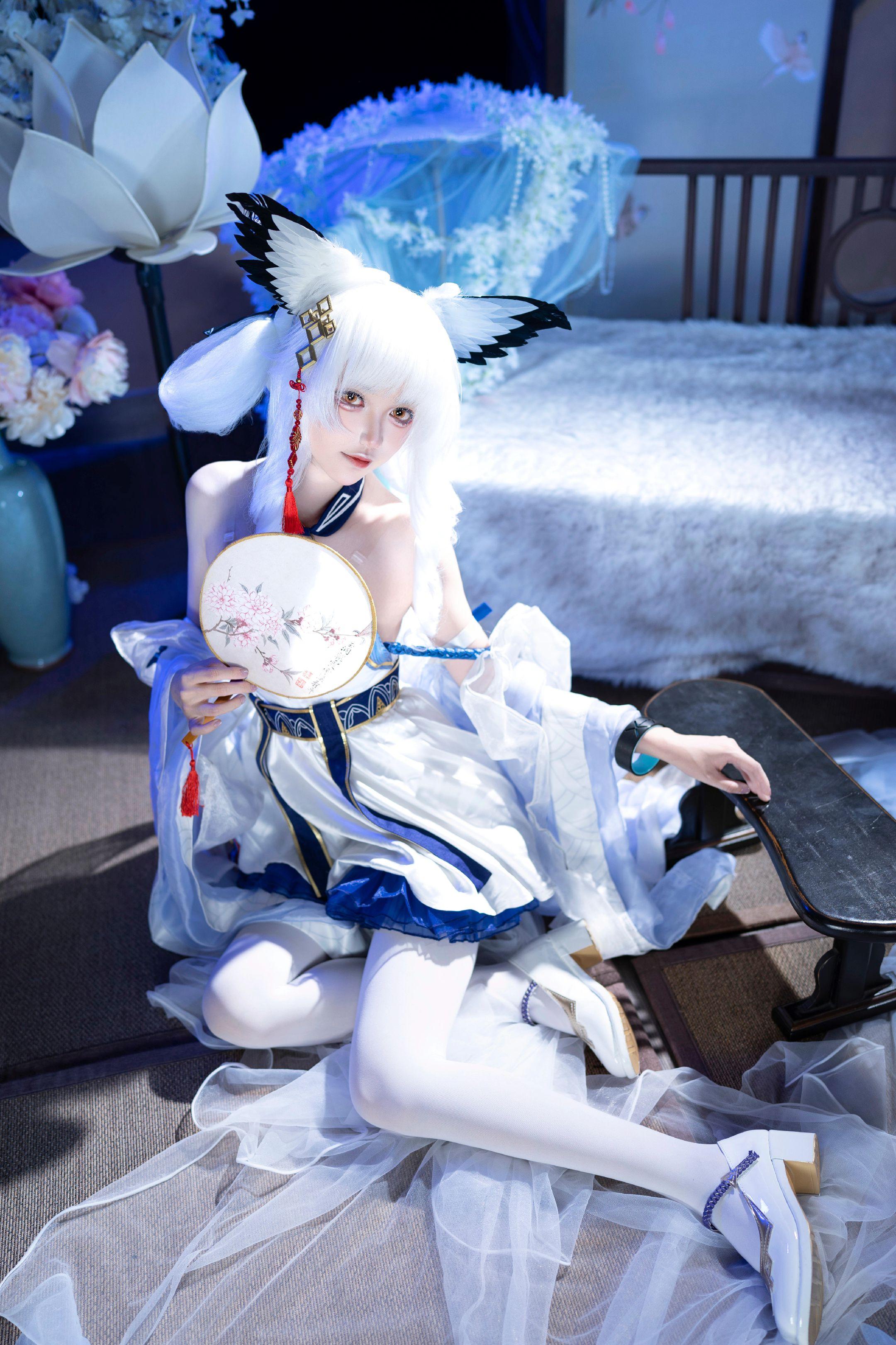 为伊消得人憔悴。白面鸮扶云间