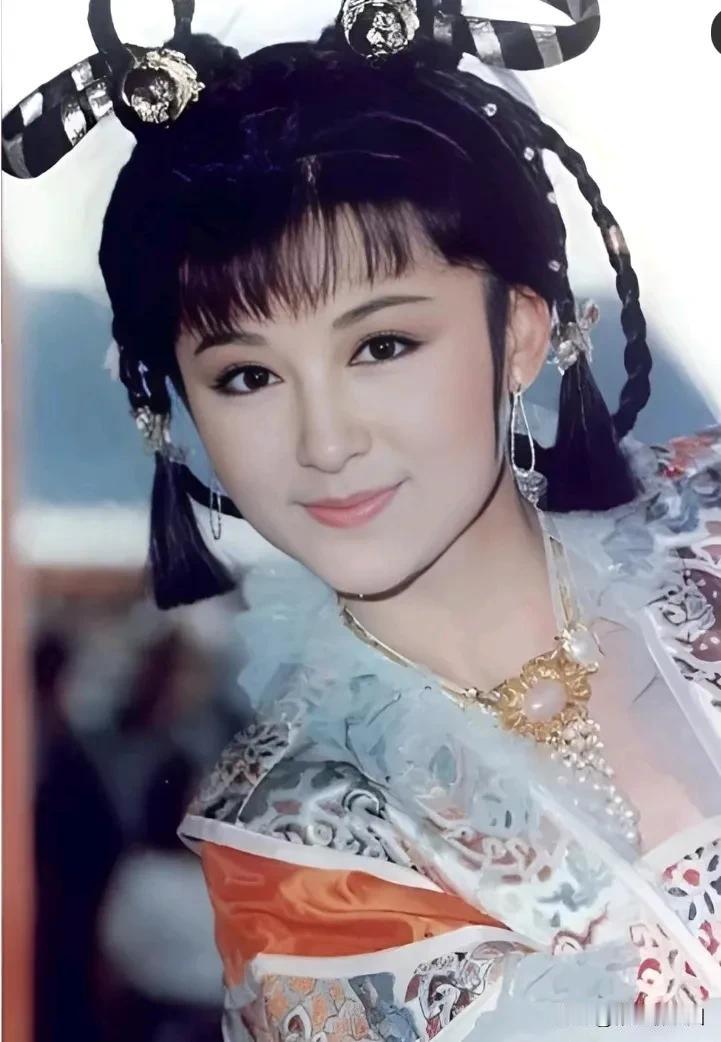 潘迎紫是台湾昔日著名女星，生于1942年2月12日，在1960年代至1980年代