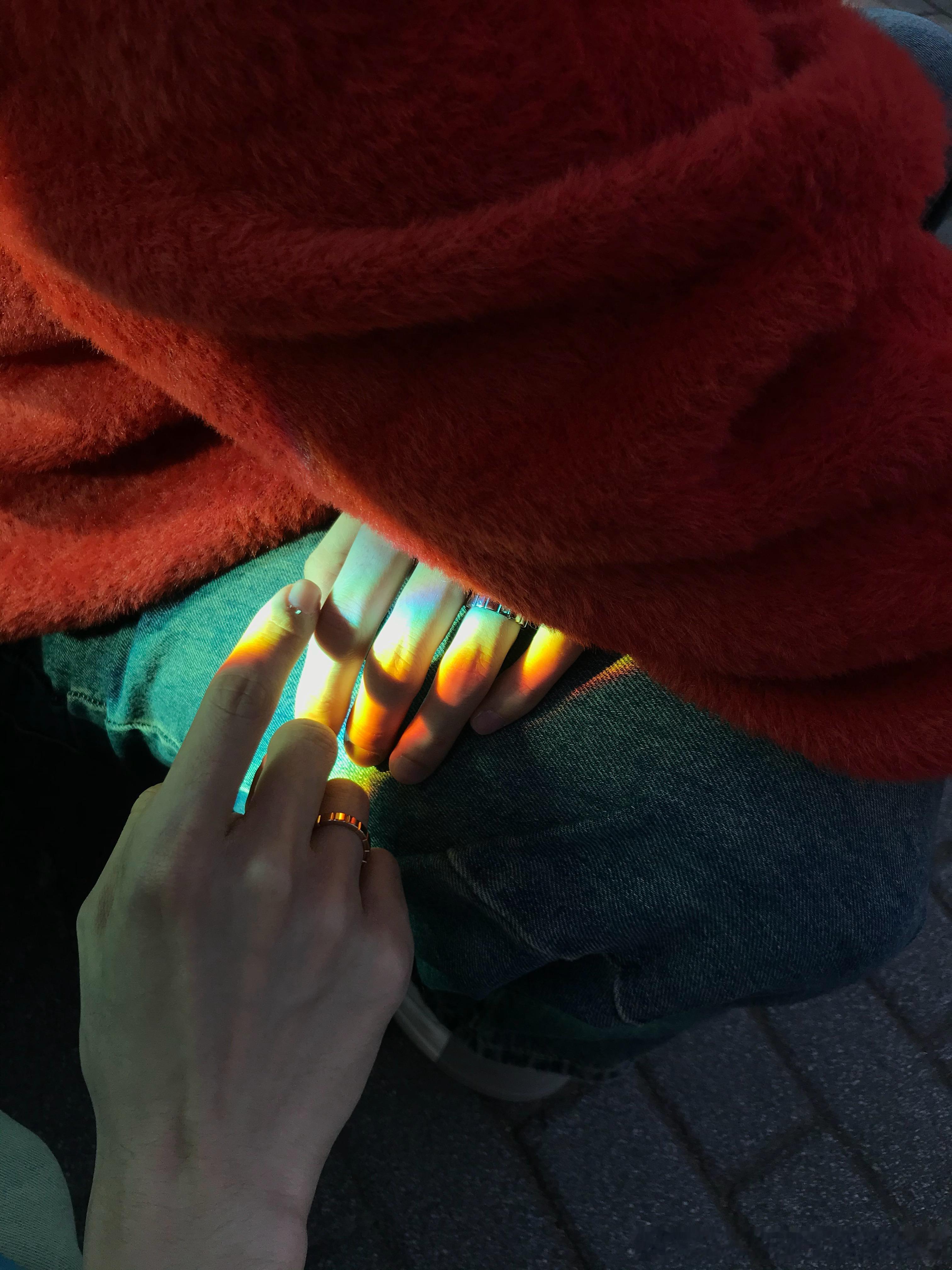 ⭐黄星邱鼎杰 🍁星有千千杰 天呐，我看见了什么？俩人无名指戴戒指了💍这是代表