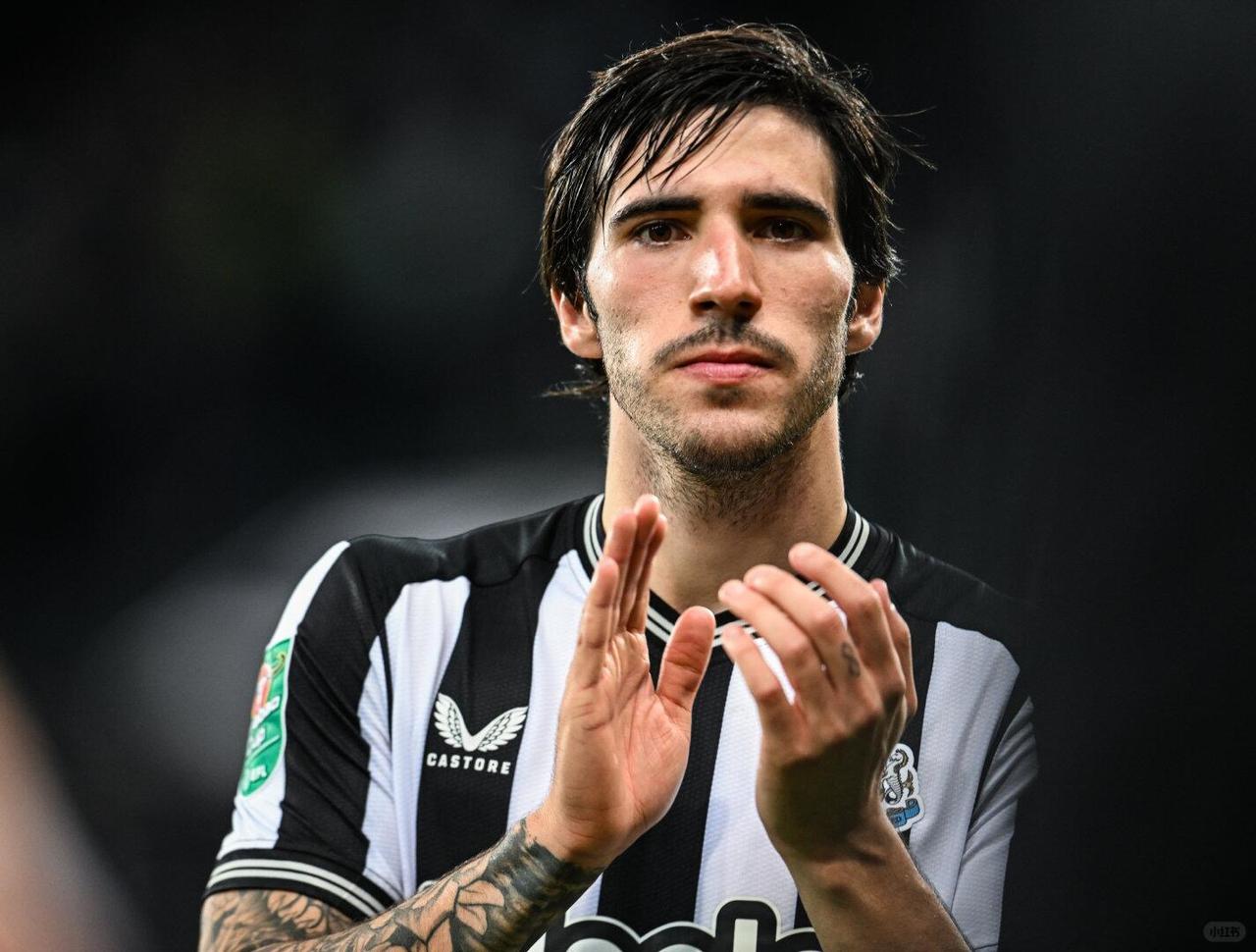 阿森纳1亿欧重磅报价！托纳利到底有多强？
虽然纽卡斯尔联本赛季战绩不佳，但是禁赛