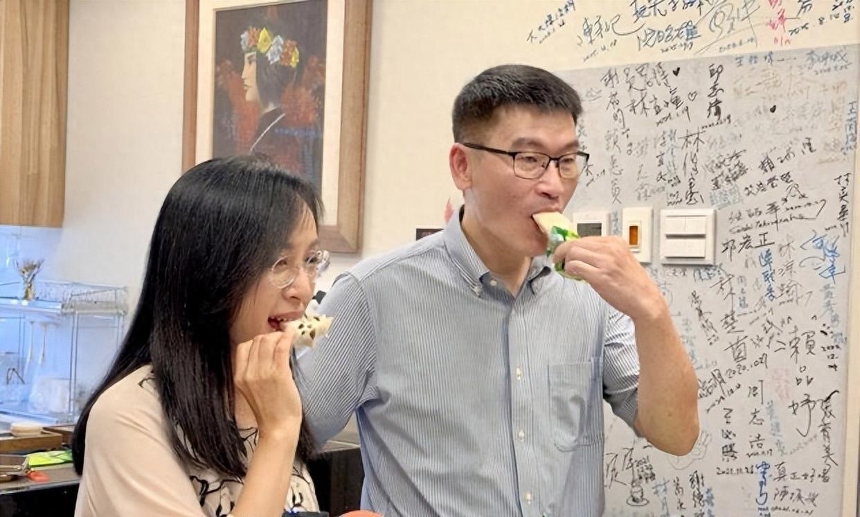 “酒店杰”被赖清德坑惨了，你出来挡枪，他躲后面装睡

梁文杰一句“台湾人几乎不吃