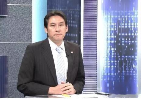岛内名嘴黄暐瀚认为不能再将海外华侨一概而论，而应依政治立场分为“中侨”、“台侨”